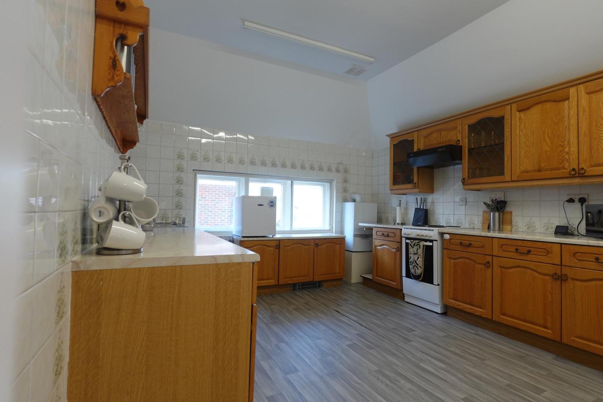 Apartment In Canford Cliffs Close To Sandbanks Beach Poole Bagian luar foto