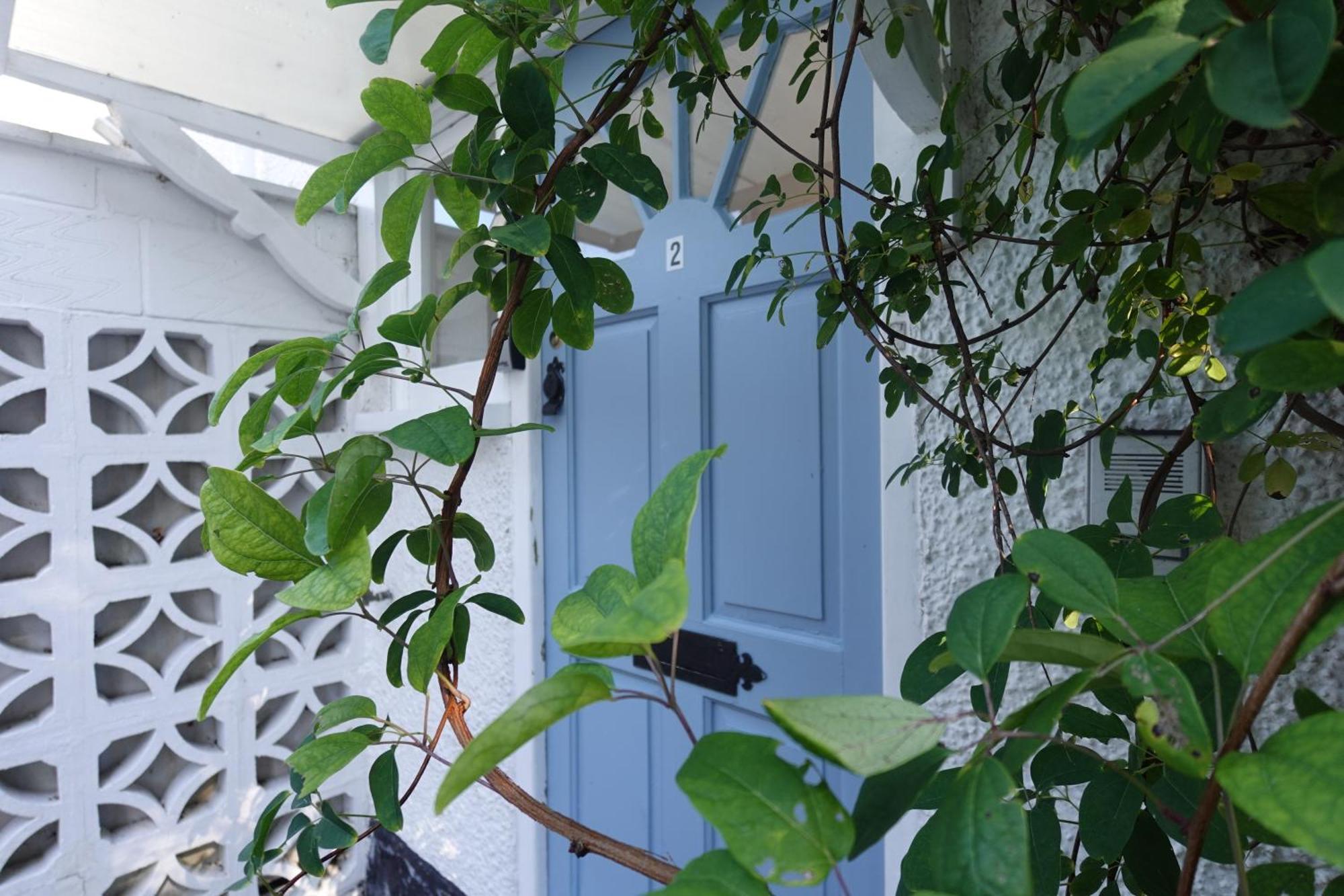 Apartment In Canford Cliffs Close To Sandbanks Beach Poole Bagian luar foto